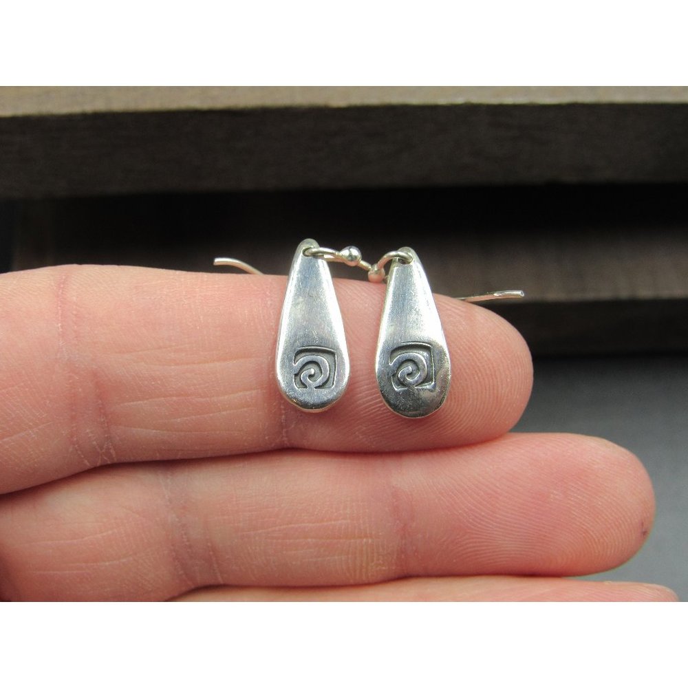 Sterling Silver Solid Small Swirl Pattern Earring… - image 1